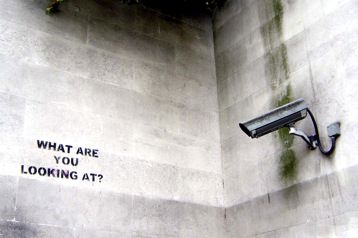 Banksy - What are you looking at ?