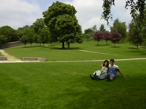 Mi hermano y su novia en Parque de Bonaval - Santiago de Compostela