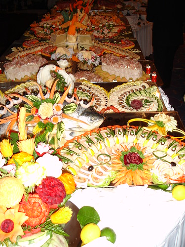 Buffet looks spectacular, but how do you choose?
