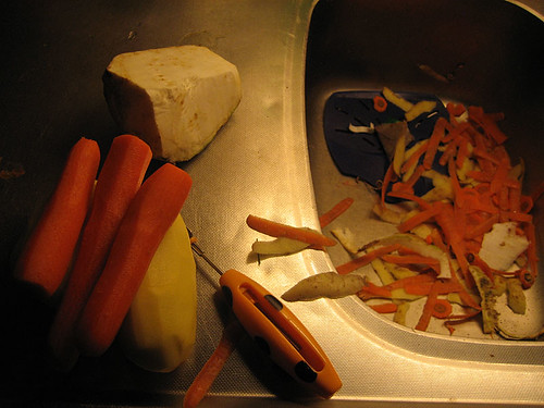 EFIT 18:10 - peeling potatoes, carrots and other stuff