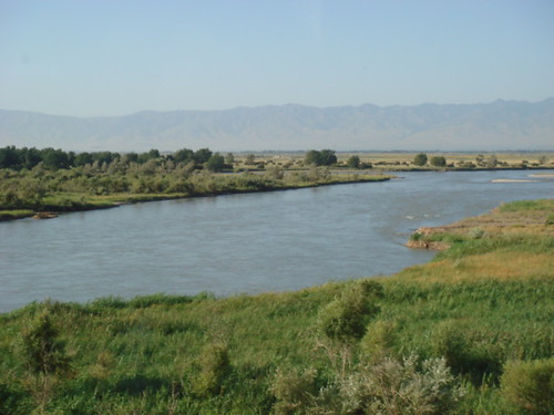豐沛的伊犁河