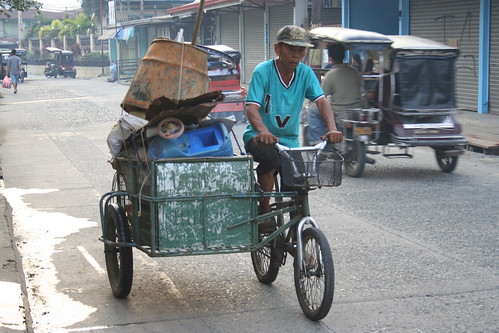 Angono Rizal transport tricylce junk pedal power Pinoy Filipino Pilipino Buhay  people pictures photos life Philippinen  菲律宾  菲律賓  필리핀(공화국) Philippines    