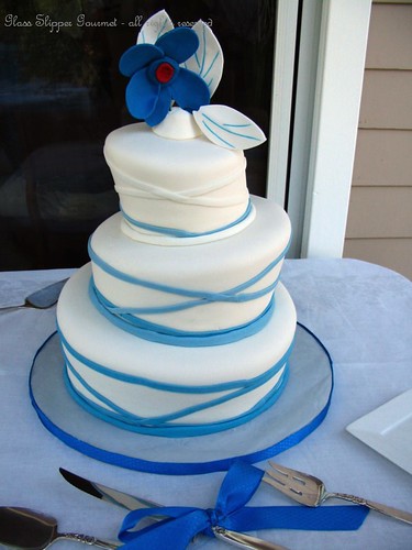 Wedding cake photo by Glass Slipper Gourmet