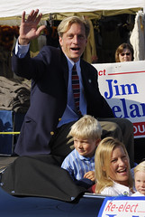 Jim Vreeland - oh, D200 - let me focus! ((nz)dave) Tags: california family usa male smile northerncalifornia america politics 2006 parade nikkor waving pacifica sanmateocounty fogfest 18200mmf3556gvr upcoming:event=109111 jimvreeland