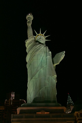 statue of liberty las vegas height. Las Vegas Favs added this