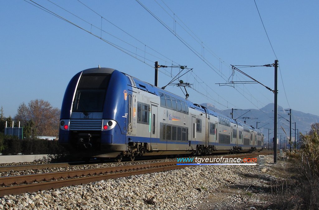 A TER 2N NG train belonging to the 'Région PACA' from Marseilles to Hyères