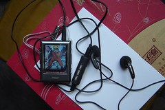 photo ofmp3 - Gadgets: Sansa MP3 player widely compatible, screen now fits album art