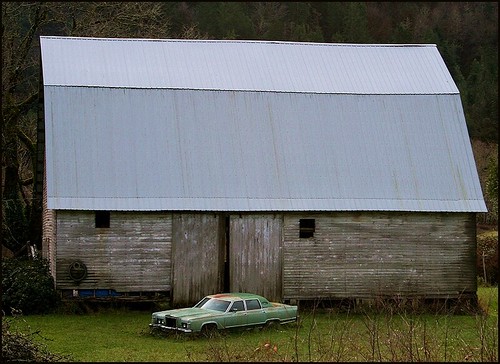 barn and car1