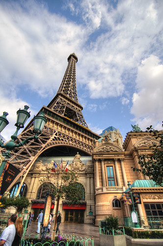 The Eiffel Tower in Las Vegas (1Ex HDR)