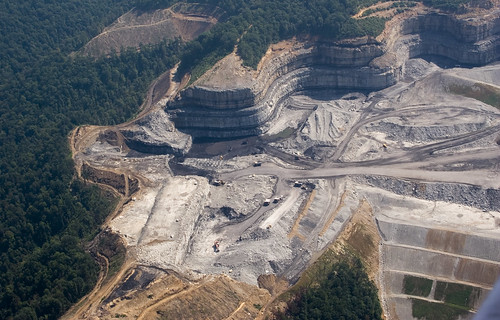 West Virginia Mountain destroyed for coal