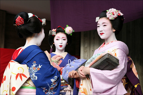 Ofuku hairdo is the famous Japanese hairstyle.