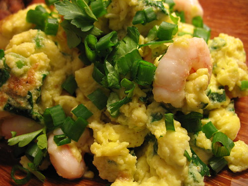 scrambled eggs with shrimp, scallions and parsley