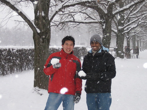 Snowing & snowball fights in Munich