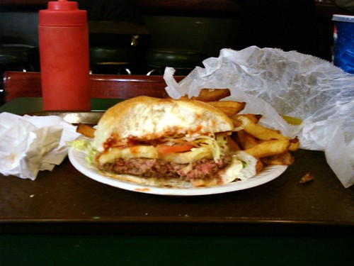 Cross-Section of a Cheeseburger @ the Blarney Stone, Midtown NYC