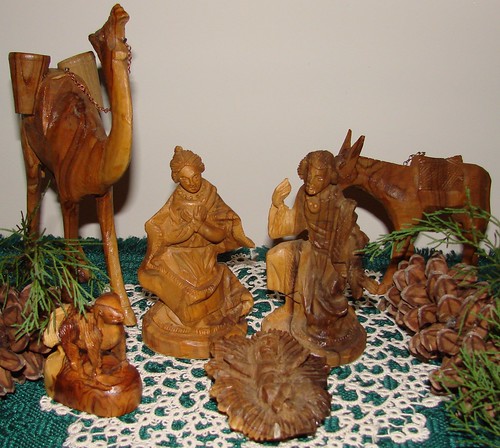 Holy family olive wood nativity Christmas