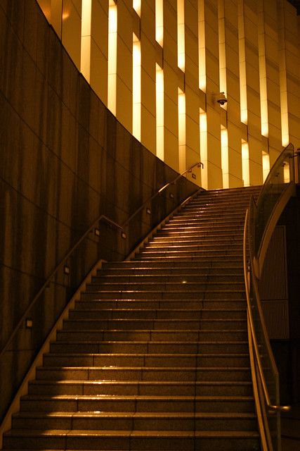 闇夜の階段