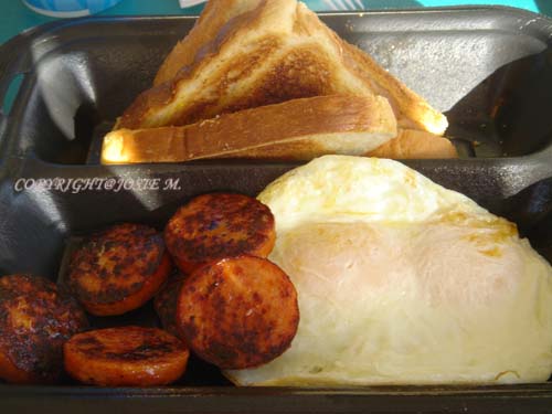 Portugese Sauage with Egg w/ Toast