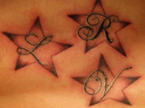 Tatuaje de estrellas con