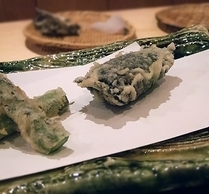 asparagus and uni tempura