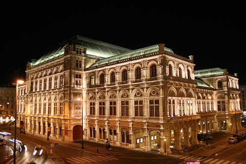 The Vienna State Opera por infraredhorsebite.