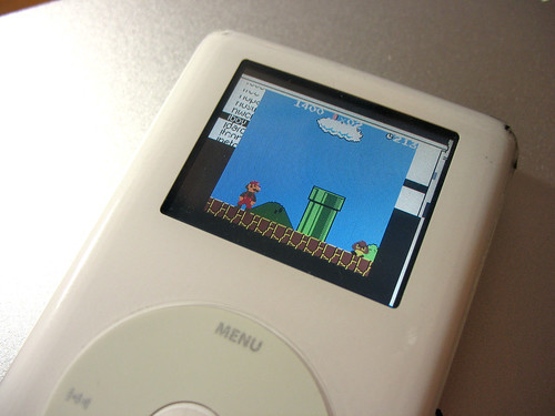 Playing Super Mario Bros (Gameboy Color Game) on iPod photo