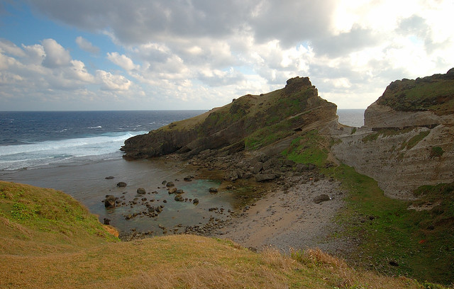 batanes - imnajbu split cliff