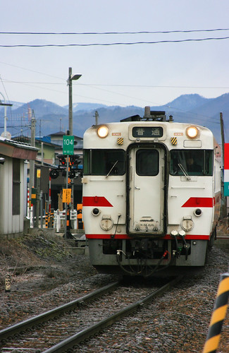Hanawa-line train 01