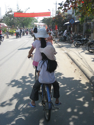 Girls on bike, Hoi An