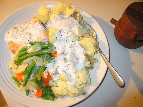 Poached salmon & veggies, w/potatoes and yogurt dill sauce