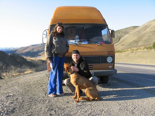 Michael is living the dream of driving from Germany to India (15km from Erzincan, Turkey) / マイケルさんの夢 - ドイツからインドまで