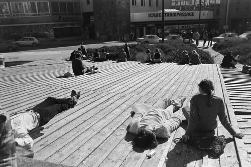Students relaxing on the Rindermarkt
