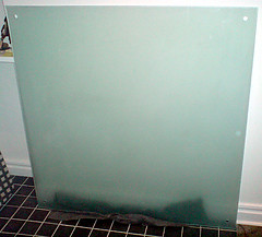 Säljes - whiteboard i färgat och frostat glas