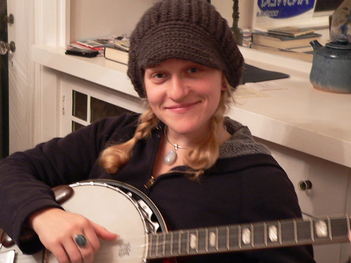 Raina and her banjo
