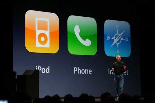 Steve Jobs presenta iPhone