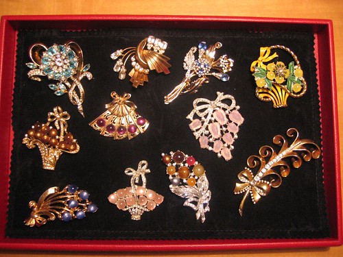 Tray with my vintage brooches