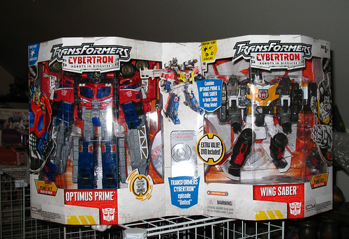 Costco Exclusive Cybertron Optimus Prime and Wing Saber