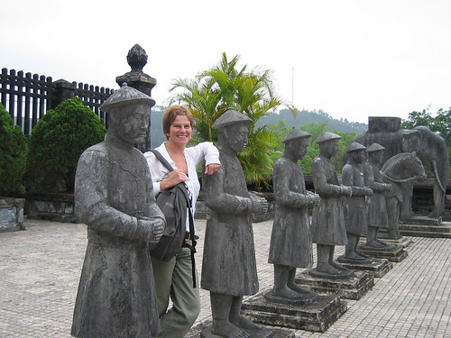 Wend and friends, Hue temple