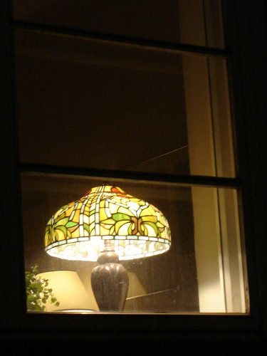 Lamppu ikkunalla by Anna Amnell