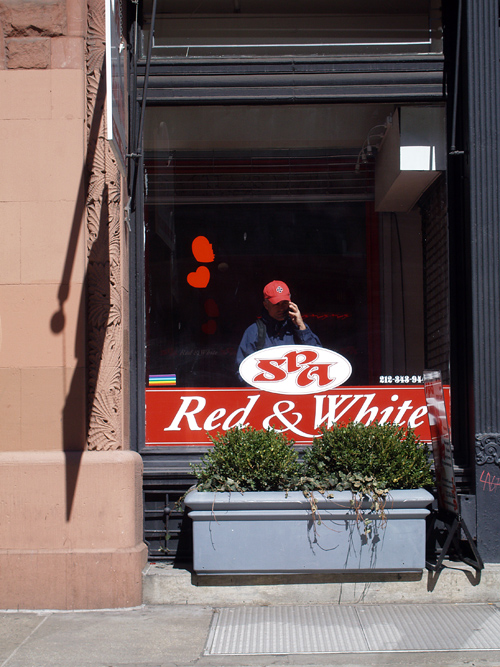 Red & White Spa