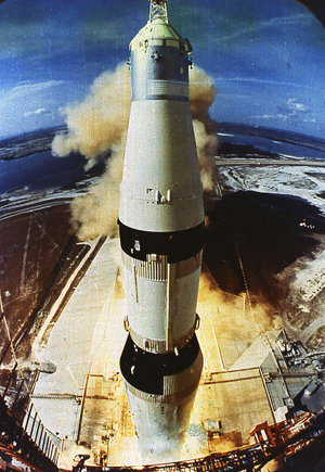 300px-Apollo11-Launch-Tower-Camera