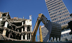 2007-03-26 Demolishing the Anspach Centre