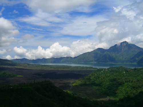 火山湖(Danau Batur)