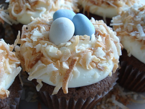 Easter Cupcakes by ComeUndone.