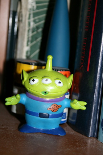 aliens from toy story. Squeeze Toy Alien guarding