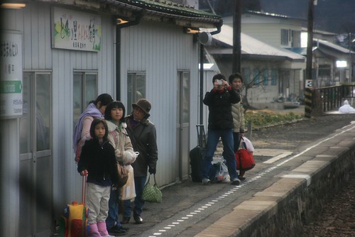 Hanawa-line train 05