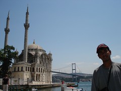Ortakoy Mosque dan Bosphorus Bridge, Istanbul, Turkey