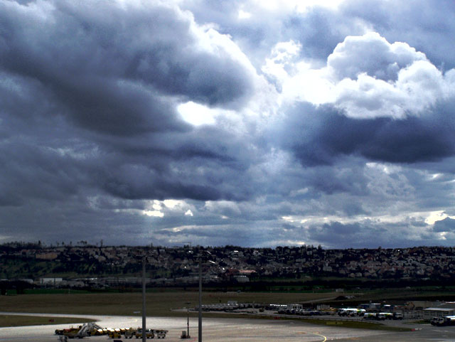 clouds in stuttgart airport