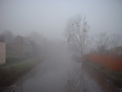 misty morning over the Nantes/Brest canal