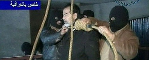 Primeras_imagenes_ejecucion_Sadam_ofrecidas_television_estatal_Iraquiya