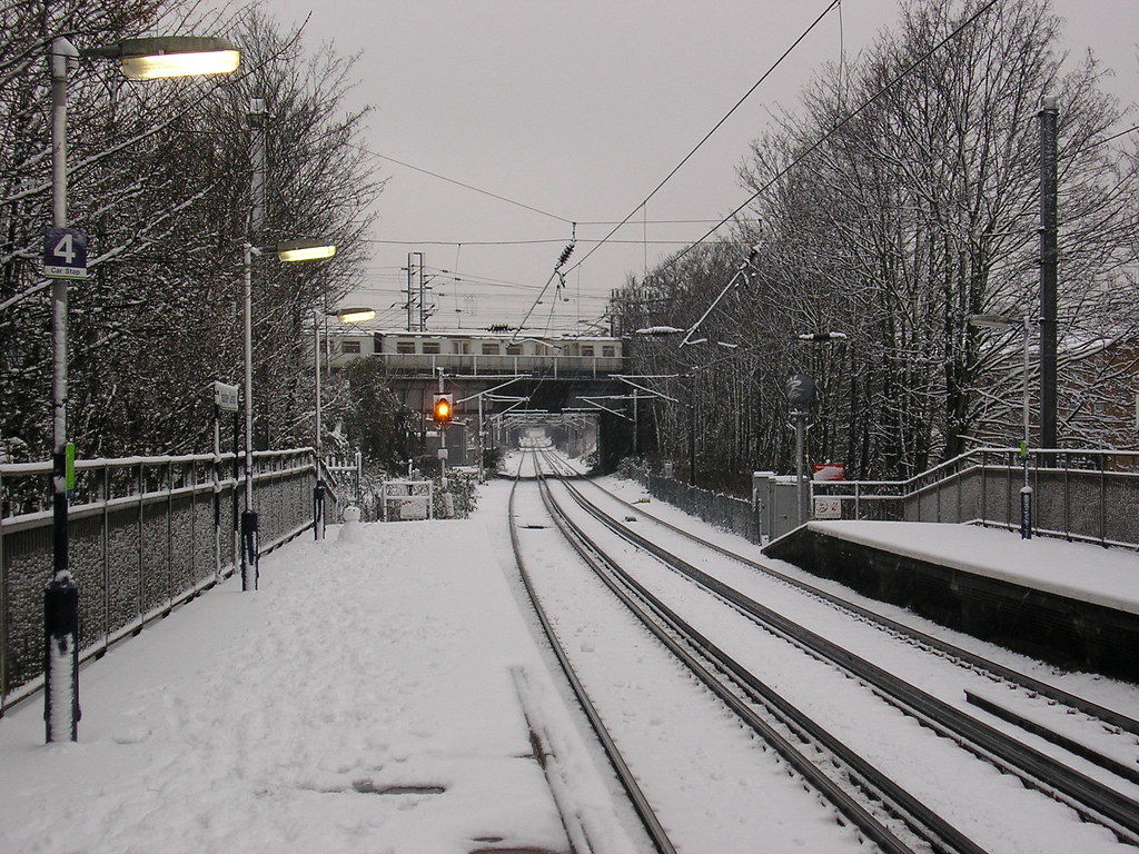 Hackney Central snowbound platform